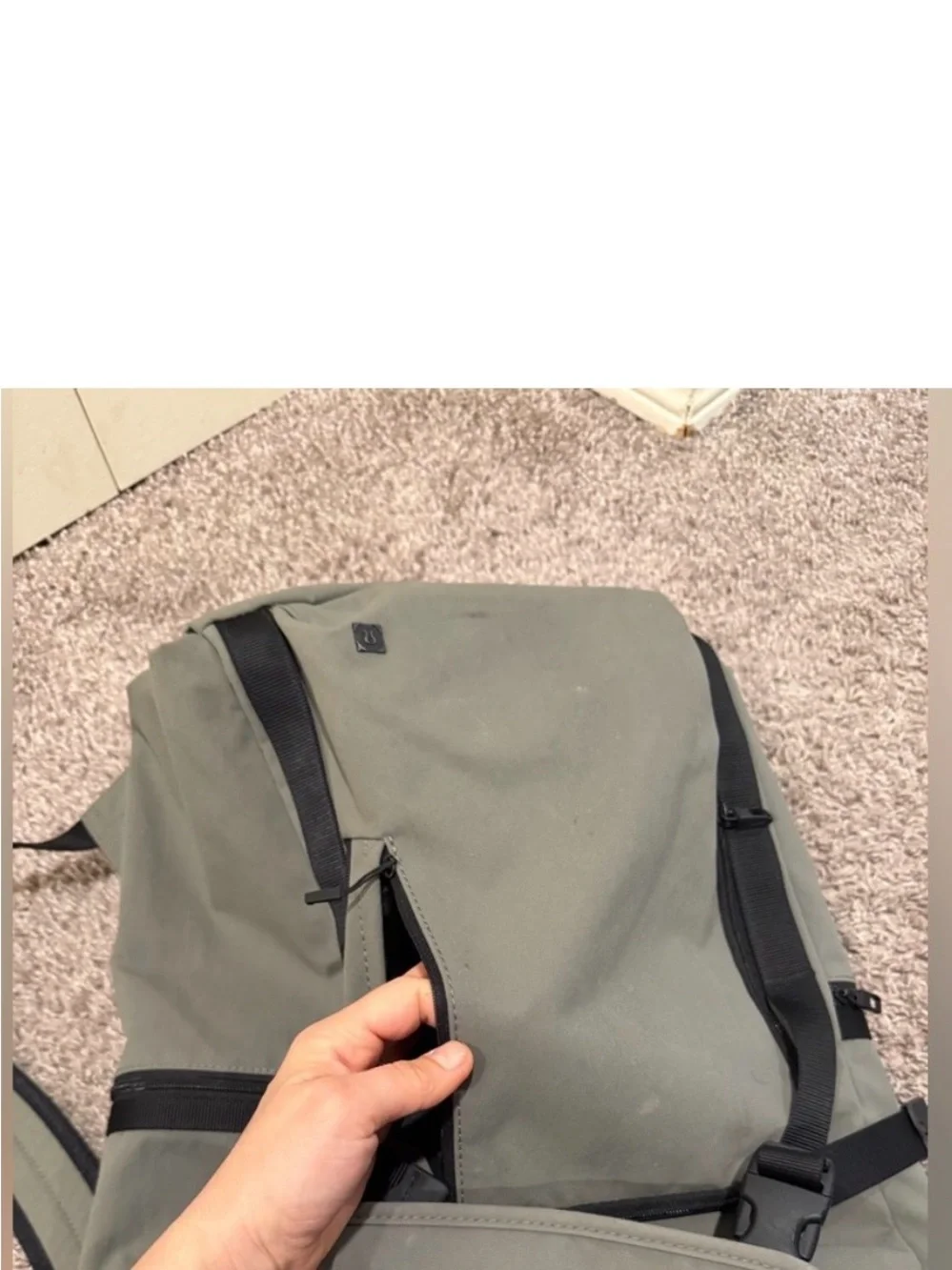 Men's Lululemon Command the day 24L Top-Flap Backpack in Sage Gray